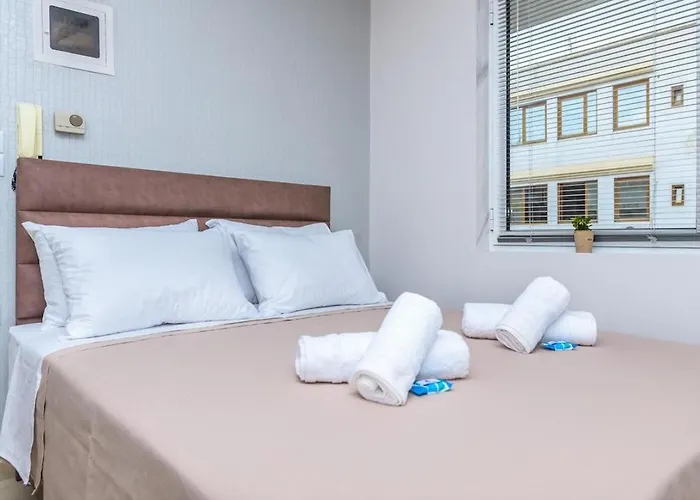 Sergios Apartments 4