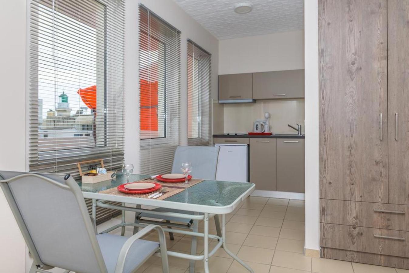 Apartment Sergios 4 *
